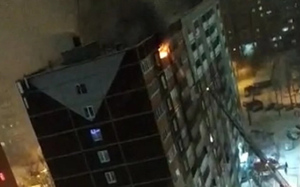 В Екатеринбурге женщина погибла при падении с 12-го этажа, спасаясь от пожара