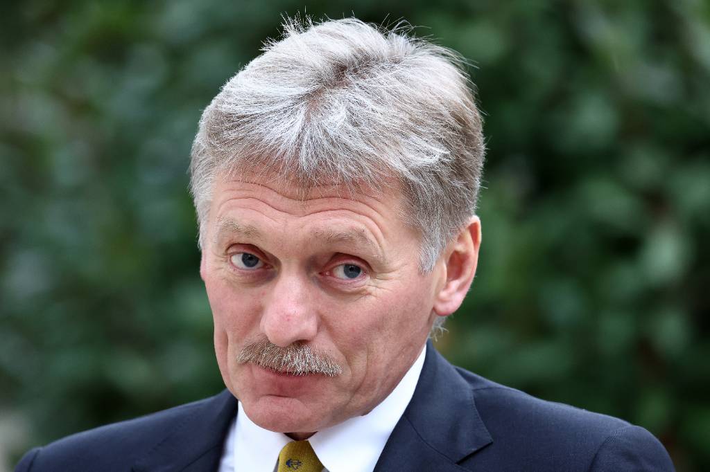 Песков исключил вероятность размещения наступательного вооружения РФ на Украине