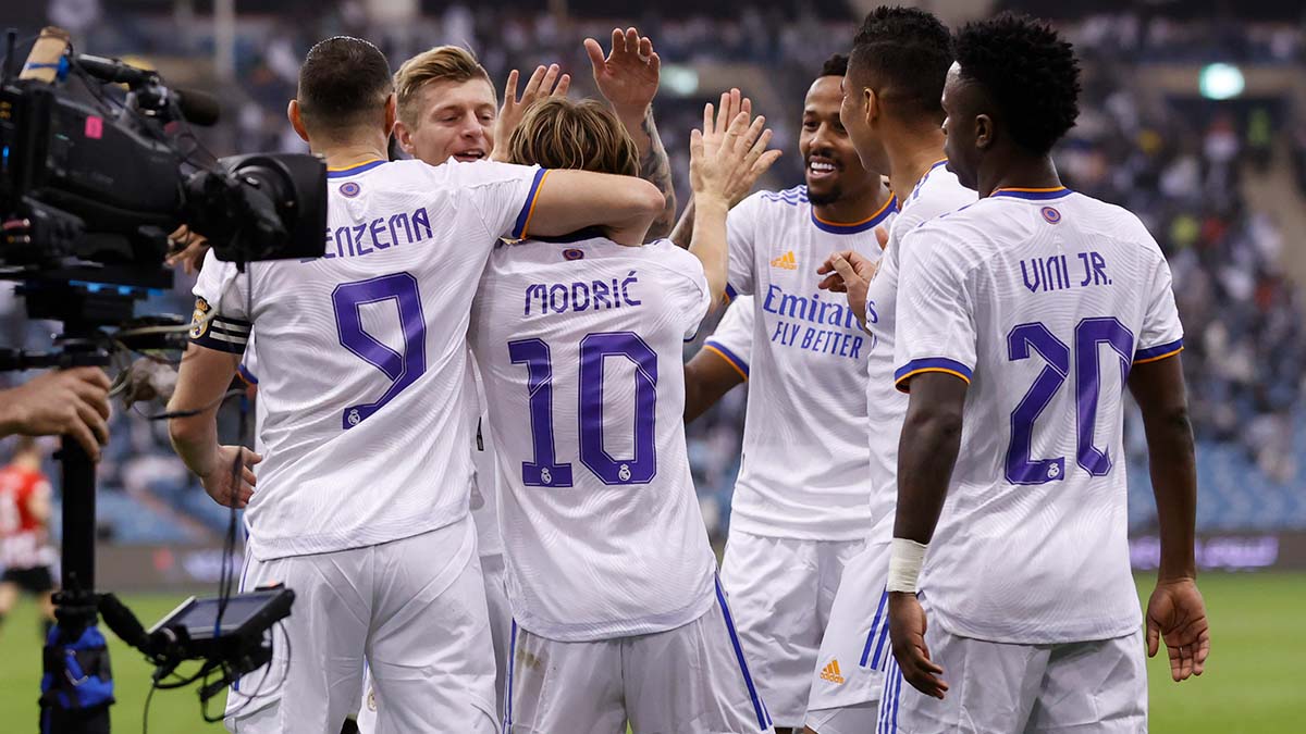 Мадридский "Реал" победил "Атлетик" и в 12-й раз выиграл Суперкубок Испании по футболу