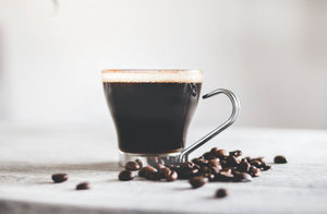Доктор Мясников посоветовал пить 3–5 чашек кофе в день для защиты от рака
