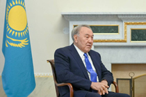МК: Экс-президент Казахстана Назарбаев посетил родное село и улетел в ОАЭ через Киргизию
