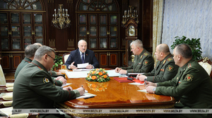 Лукашенко: Польша и Прибалтика стянули к границам Белоруссии более 30 тысяч военных