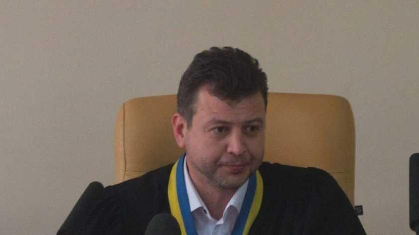 Скорую вызвали на заседание по делу Порошенко, судье стало плохо