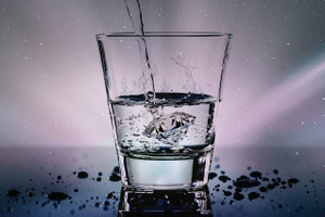 Диетолог Дианова раскрыла, какую воду полезно пить с утра натощак