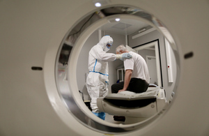 Вирусолог Лукашев: Большинство россиян переболеют "омикроном" в течение двух недель