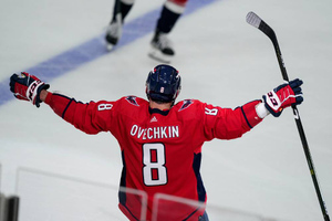 Овечкин вышел в единоличные лидеры в списках снайперов и бомбардиров текущего сезона НХЛ