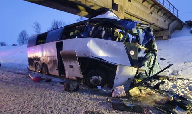 Попавший в ДТП автобус © СУ СКР по Рязанской области