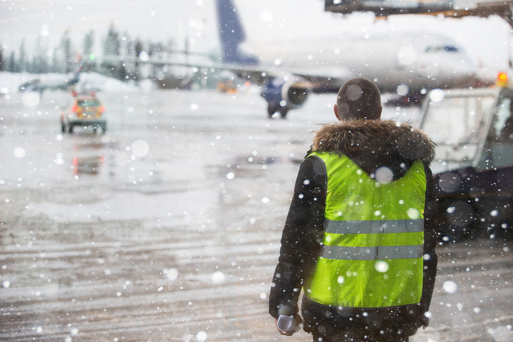 Аэропорт Перми приостановил работу из-за снегопада и сильного ветра