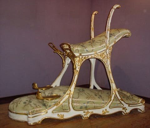 Эротическое кресло Эдуарда VII. Фото © pressa.tv