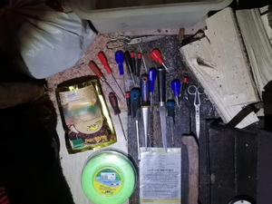 Вещи, похищенные задержанным в Хабаровске во время пребывания в федеральном розыске. Фото © УМВД России по Хабаровскому краю