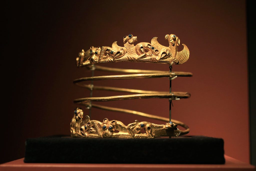 Суд Амстердама признал право Украины на "скифское золото" из собрания музеев Крыма. Фото © ТАСС / AP / Peter Dejong