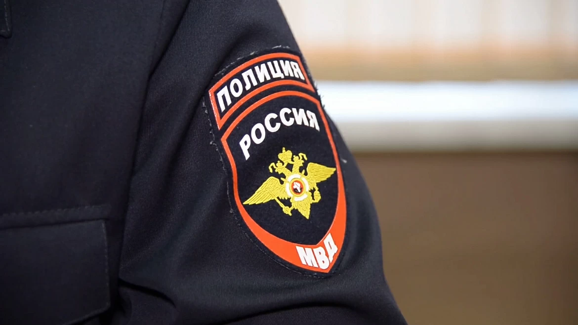 В Челябинске задержали подростка, угрожавшего взорвать самодельную пиротехнику в школе