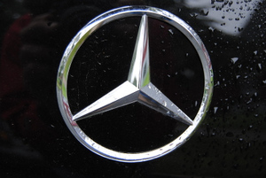 В России под отзыв попало более тысячи автомобилей Mercedes-Benz