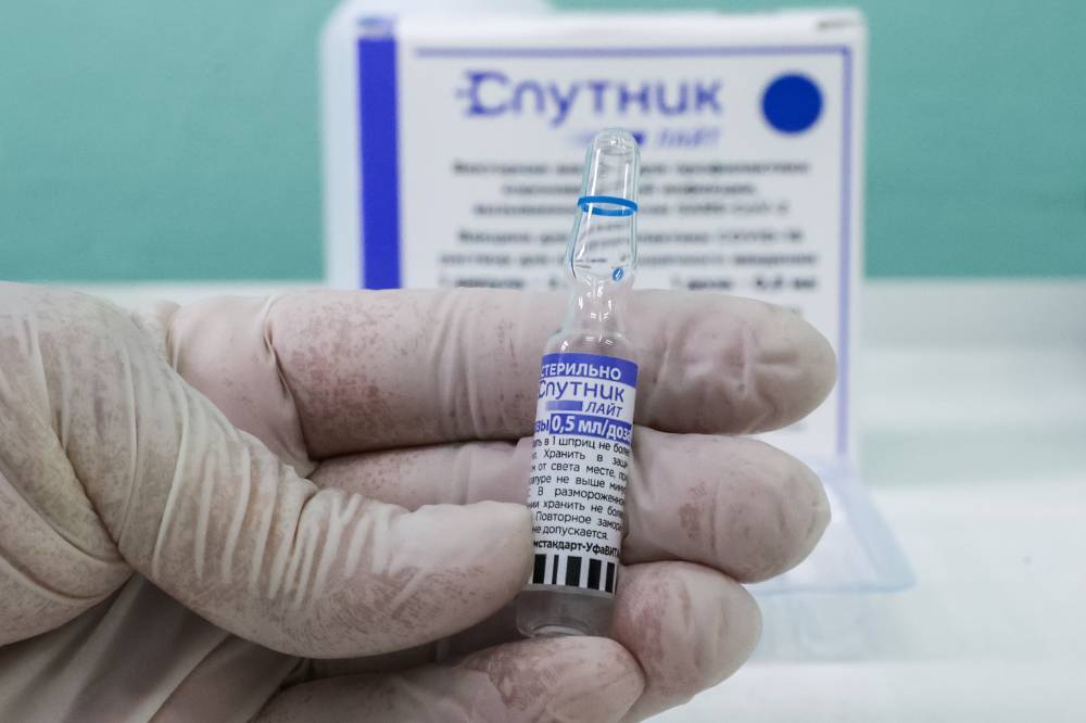 Глава Псковской области Ведерников анонсировал скорую поставку вакцины "Спутник лайт"