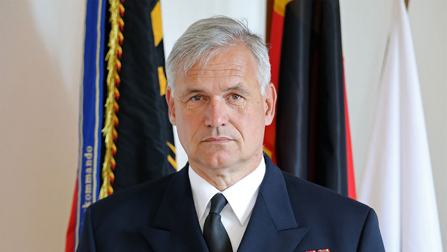 <p>Командующий ВМС Германии вице-адмирал Кай-Ахим Шенбах. Фото © ТАСС / Bernd Wüstneck / dpa-Zentralbild</p>