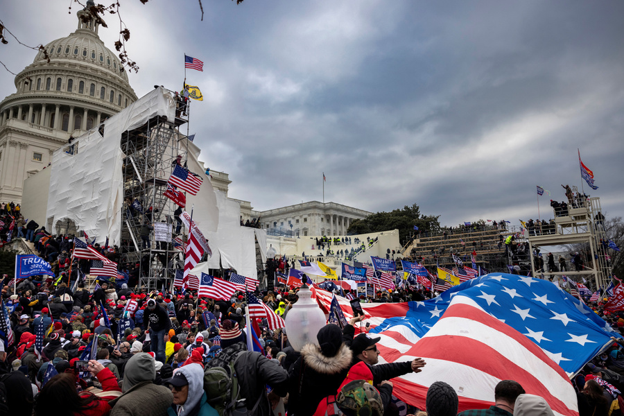 <p>Штурм Капитолия, Вашингтон, США. Фото © Getty Images / Brent Stirton</p>