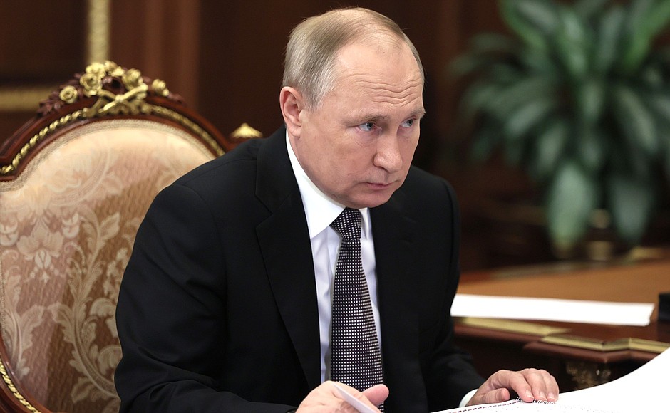 Путин рассмотрит возможность субсидирования авиаперевозок на Дальнем Востоке