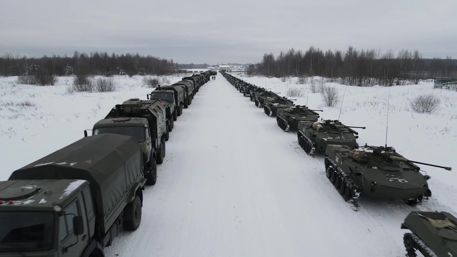 Песков: Российские военные не могут игнорировать действия НАТО вблизи наших границ