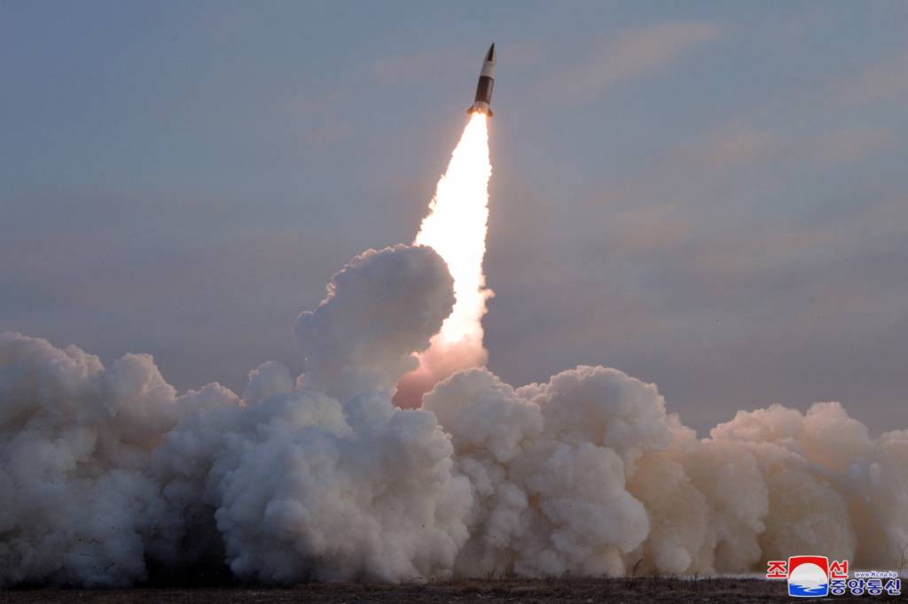 Yonhap: КНДР запустила две крылатые ракеты в направлении Японского моря