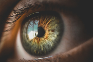 Терапевт Лапа объяснила, как избежать заражения "омикроном" через глаза
