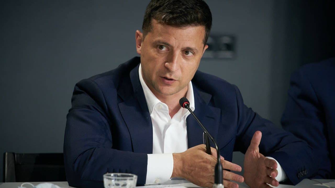 Зеленский заявил о контроле над ситуацией на востоке страны и призвал 