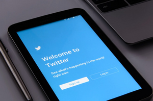 Twitter создал личный кабинет на сайте Роскомнадзора по закону "о приземлении"
