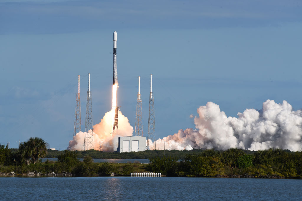 Falcon 9. Фото © Getty Images / Paul Hennessy / Anadolu Agency 