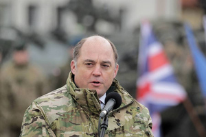Британский министр обороны заявил о решении посетить Москву