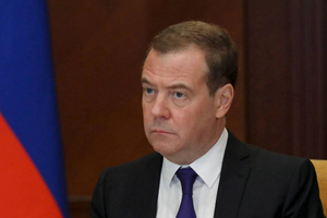 Медведев призвал довести до конца уголовные дела о пытках в колониях
