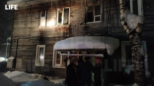 Лайф публикует видео с места пожара под Архангельском, где погибли четверо детей и их мать