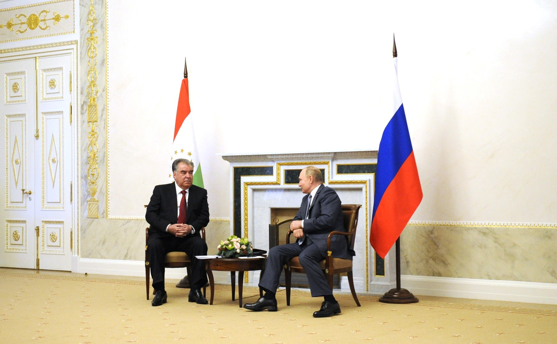 Путин и Рахмон обменялись тёплыми поздравлениями с Новым годом