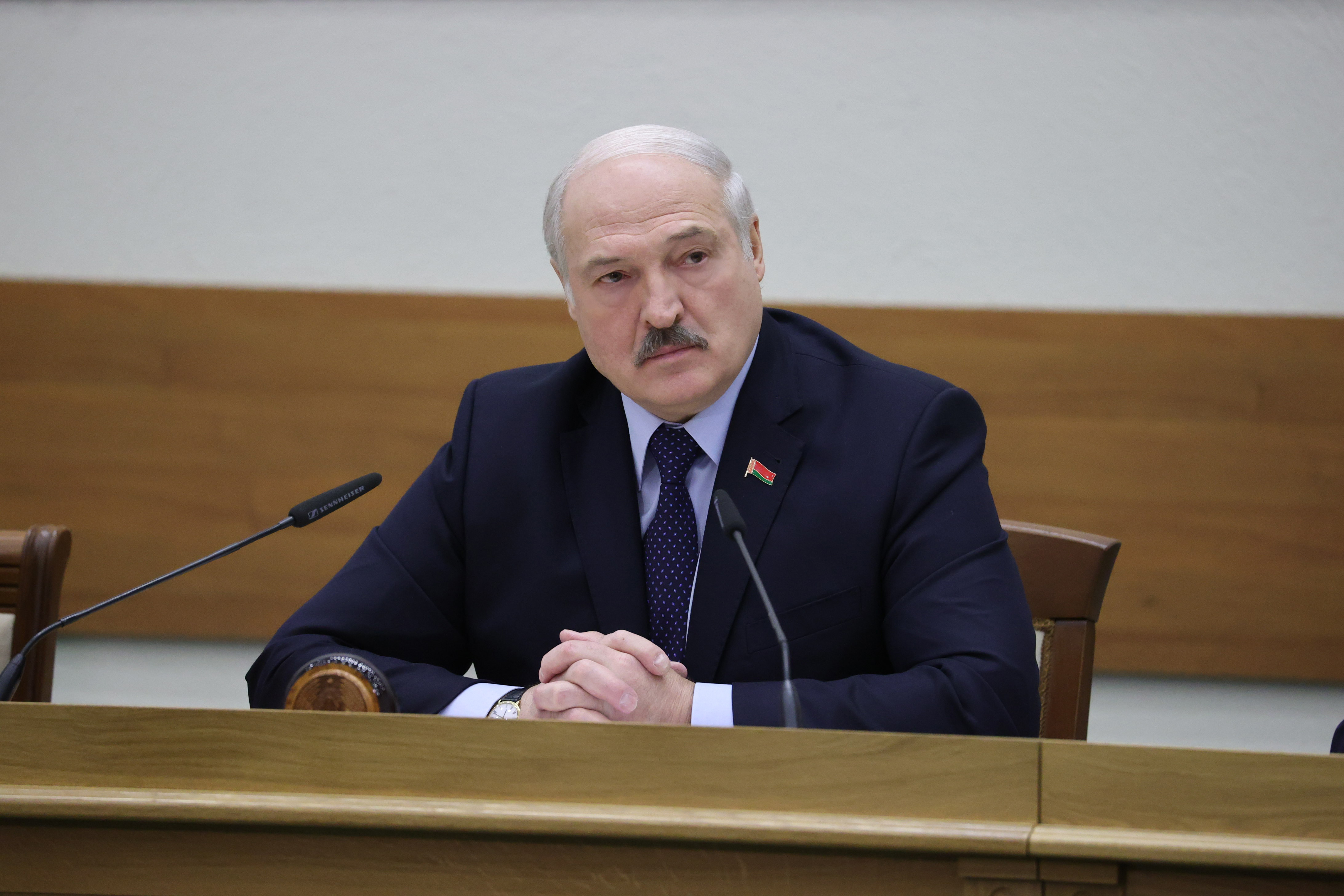 Лукашенко утвердил бюджет Белоруссии с дефицитом 1,5% от ВВП
