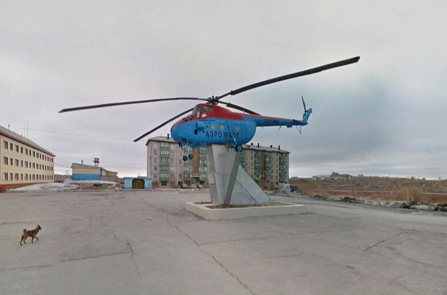 Памятник "Вертолёт Ми-4" в Воркуте. Фото © Instagram / guilbeau_jason