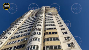 Появилось видео с места падения школьницы с 22-го этажа в Москве