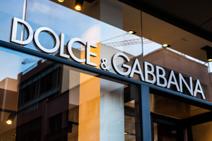 Дом моды Dolce & Gabbana решил отказаться от натурального меха