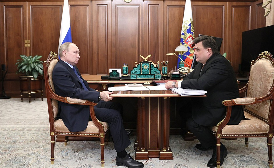 Президент Владимир Путин на встрече с министром юстиции Константином Чуйченко. Фото © Kremlin.ru 