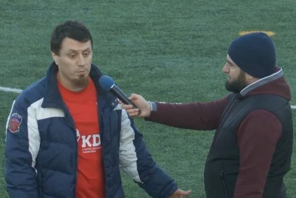 Тренер команды из Дагестана решил подзаработать после взорвавшего Сеть интервью