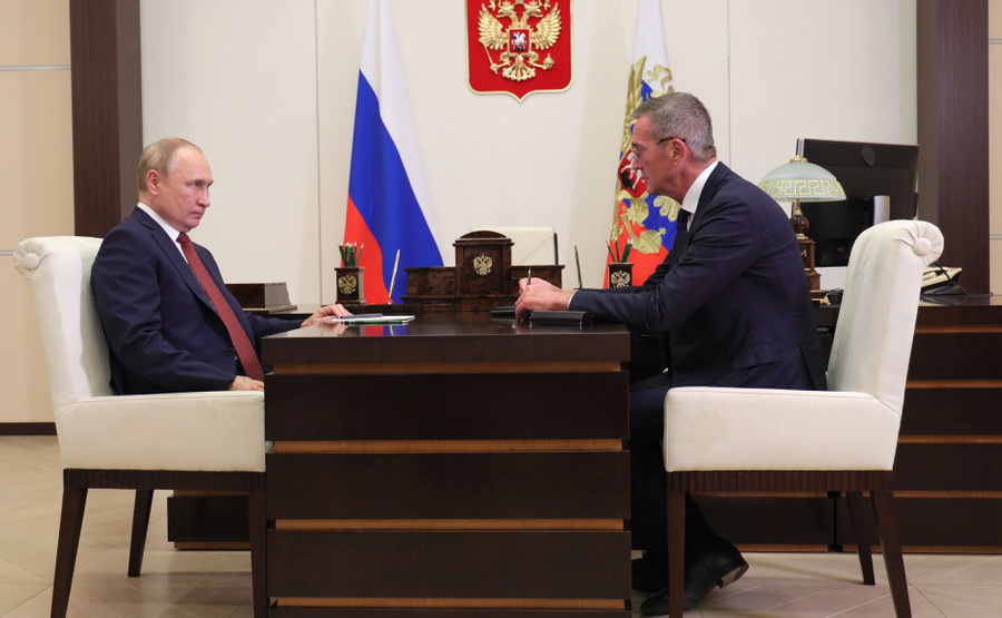 Президент РФ Владимир Путин и Борис Обносов. Фото © Kremlin