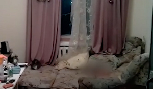 Кровь на диване: Появилось видео из комнаты в общежитии Костромы, где похитители убили пятилетнюю девочку