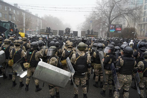 В Алма-Ате протестующие захватили телеканалы "Мир", "Казахстан", "Хабар", "Евразия" и КТК