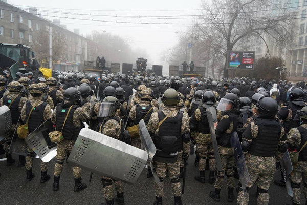 Протесты в Казахстане. Фото © ТАСС / AP Photo / Vladimir Tretyakov