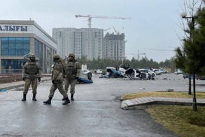 В ходе беспорядков в Казахстане погибли двое военных, ещё 163 пострадали