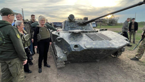 Глава Минобороны ФРГ неожиданно посетила Одессу и пообещала ВСУ системы ПВО IRIS-T