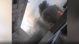 Мощный взрыв в 17-этажном доме в Баку попал на видео