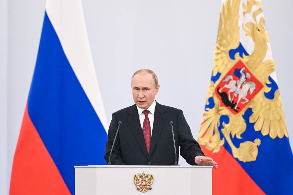 Путин поздравил личный состав Сухопутных войск с профессиональным праздником