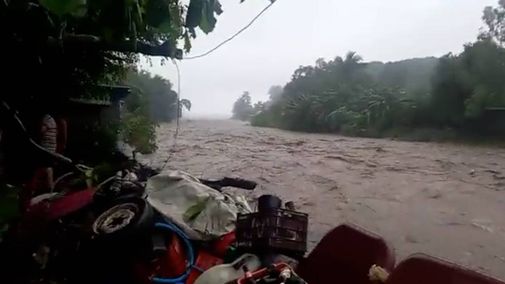 На Центральную Америку обрушился шторм "Джулия", семь человек погибли