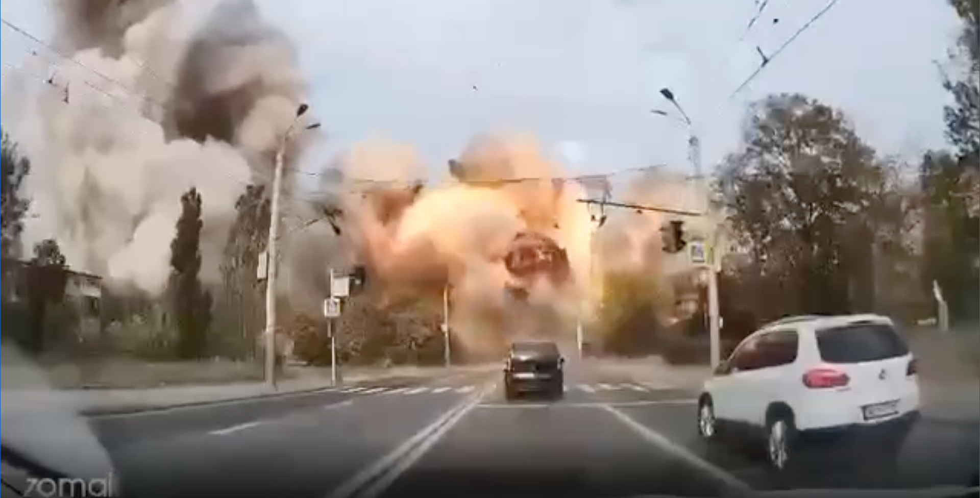 В Сети появилось видео мощного взрыва в украинском Днепре