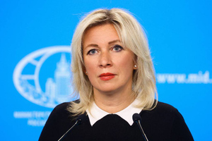 Захарова ответила на призыв Зеленского к новым санкциям шуткой об использованных пакетах