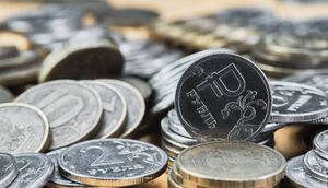Никаких долларов и евро: Россиянам перечислили актуальные валюты для хранения сбережений