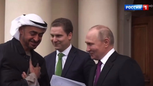 Песков прояснил судьбу пальто, которое Путин одолжил президенту ОАЭ на переговорах в Москве